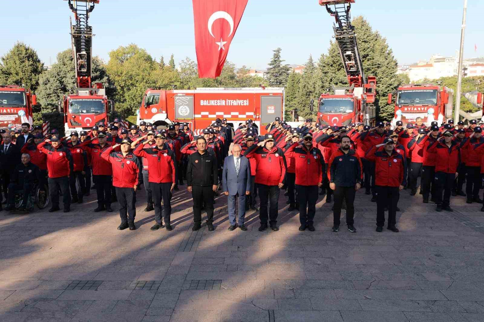 BAŞKAN AKIN’DAN KAHRAMAN İTFAİYECİLERE ANLAMLI JEST