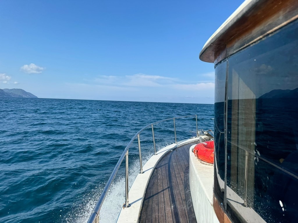 BARTIN ÜNİVERSİTESİ (BARÜ) AMASRA'DA KAYBOLAN MADEN İŞÇİSİNİN BULUNMASI İÇİN YÜRÜTÜLEN ARAMA ÇALIŞMALARINA KENDİ ÜRETTİĞİ GEMİYLE DESTEK VERİYOR.