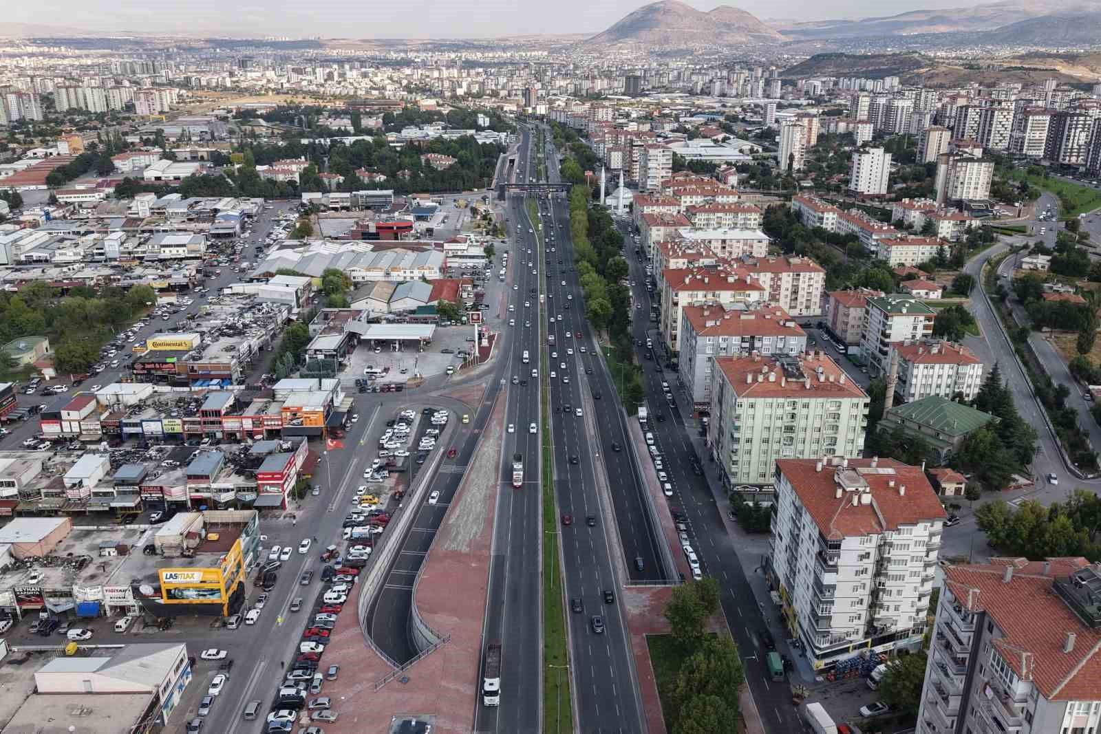 KAYSERİ BÜYÜKŞEHİR BELEDİYE BAŞKANI DR. MEMDUH BÜYÜKKILIÇ; TAMAMLANAN DSİ-YENİ SANAYİ ALT GEÇİTLERİ PROJESİ’Nİ YERİNDE İNCELEDİ.