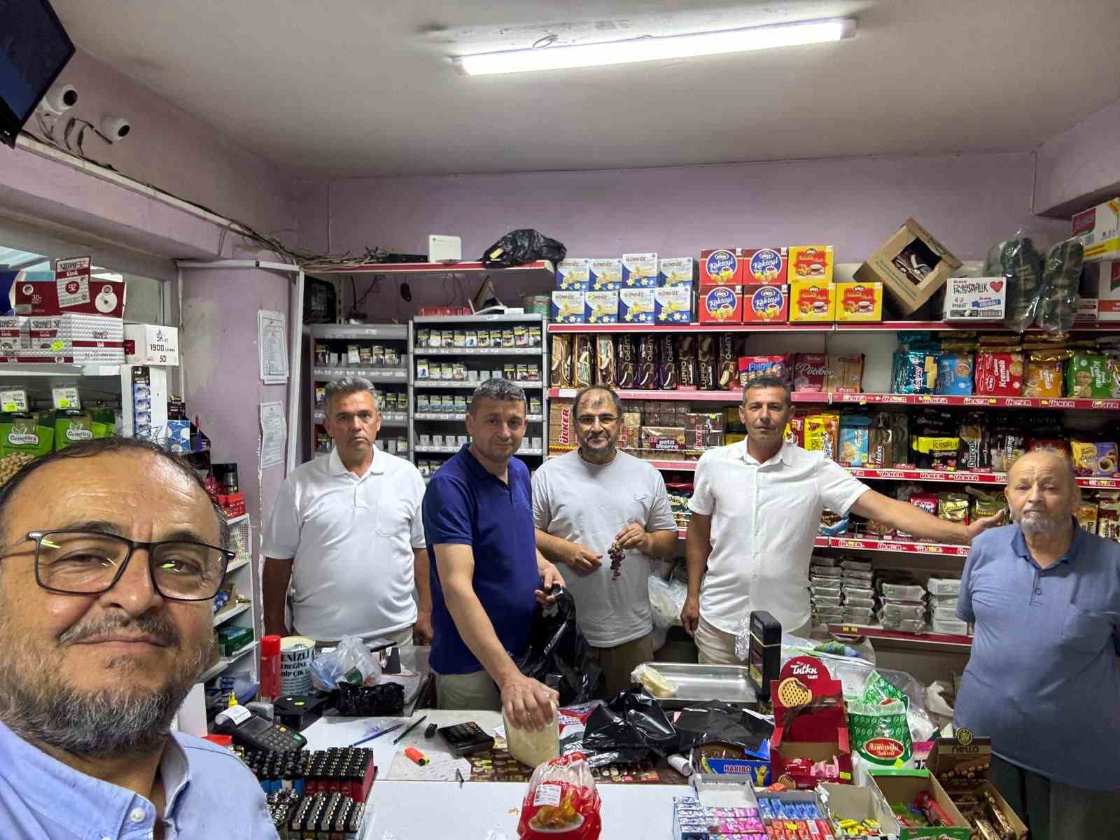 AK PARTİ DENİZLİ İL TEŞKİLATI, KENT GENELİNDEKİ ESNAF BULUŞMALARINI ARALIKSIZ SÜRDÜRÜYOR. İL YÖNETİM KURULU ÜYELERİ, İL GENELİNDE FAALİYET GÖSTEREN MAHALLE BAKKALLARINI ZİYARET EDEREK HEM ESNAFIN TALEPLERİNİ DİNLEDİ HEM DE EKONOMİK GELİŞMELERE DAİR GÖRÜŞ ALIŞVERİŞİNDE BULUNDU.