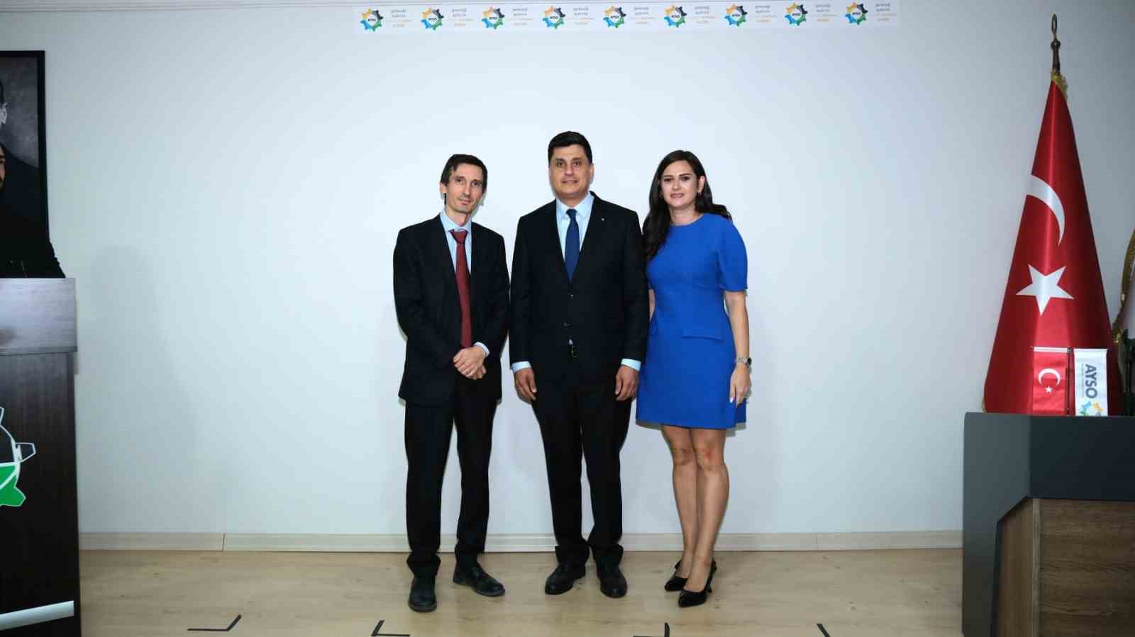 AYDIN SANAYİ ODASI (AYSO) BAŞKANI VE BAŞKAN ADAYI GÖKHAN MARAŞ’A, AYDIN BAŞTA OLMAK ÜZERE EGE BÖLGESİ’NİN, İTALYA İLE TİCARET HACMİNİN GELİŞMESİNE SAĞLADIĞI KATKILARDAN DOLAYI ‘İTALYA YILDIZ ŞÖVALYESİ DEVLET NİŞANI’ TAKDİM EDİLDİ.
