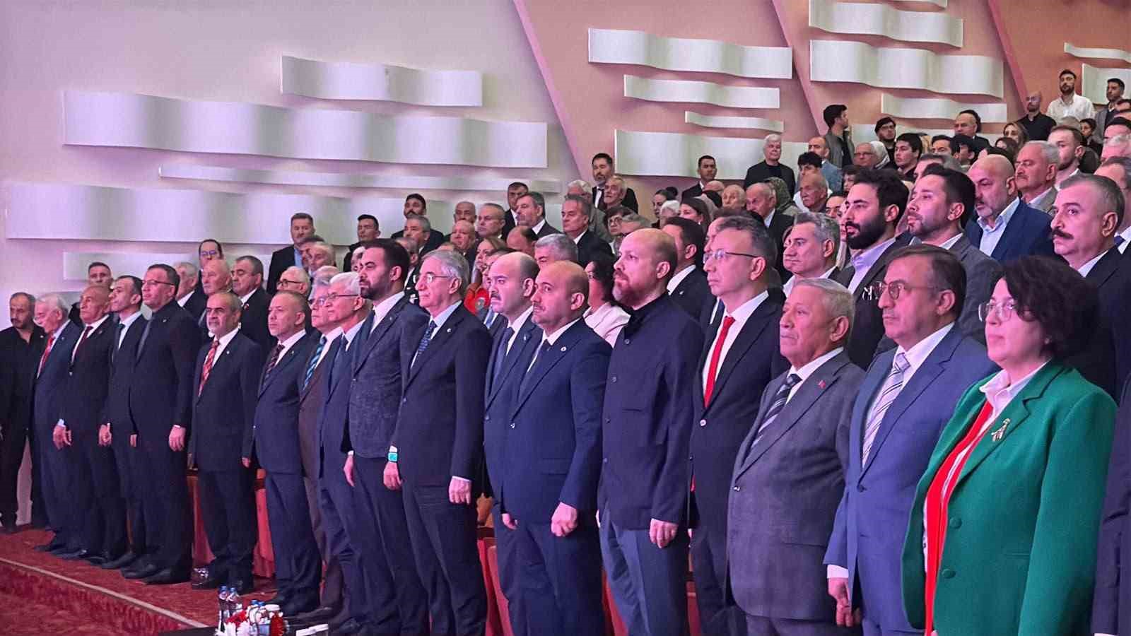 ESKİŞEHİR’DE AİLE ZİRVESİ, İLİM YAYMA VAKFI MÜTEVELLİ HEYETİ BAŞKANI NECMEDDİN BİLAL ERDOĞAN’IN KATILIMIYLA ESKİŞEHİR OSMANGAZİ ÜNİVERSİTESİ (ESOGÜ) KONGRE VE KÜLTÜR MERKEZİ'NDE DÜZENLENDİ.