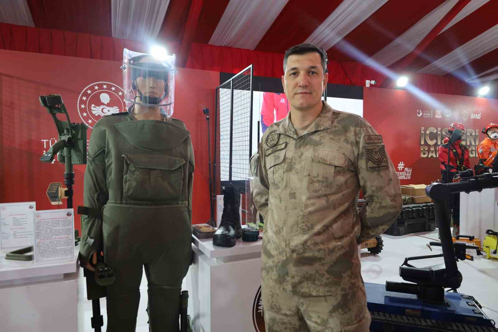 JANDARMA İSTİHKAM ASTSUBAY BAŞÇAVUŞ TAYFUN ÖZER, " SLOGANIMIZ; YÜZDE 99 BAŞARI FELAKETTİR'. TEMİZLENEN HER MAYIN KURTARILMIŞ BİR HAYAT DEMEKTİR" DEDİ.