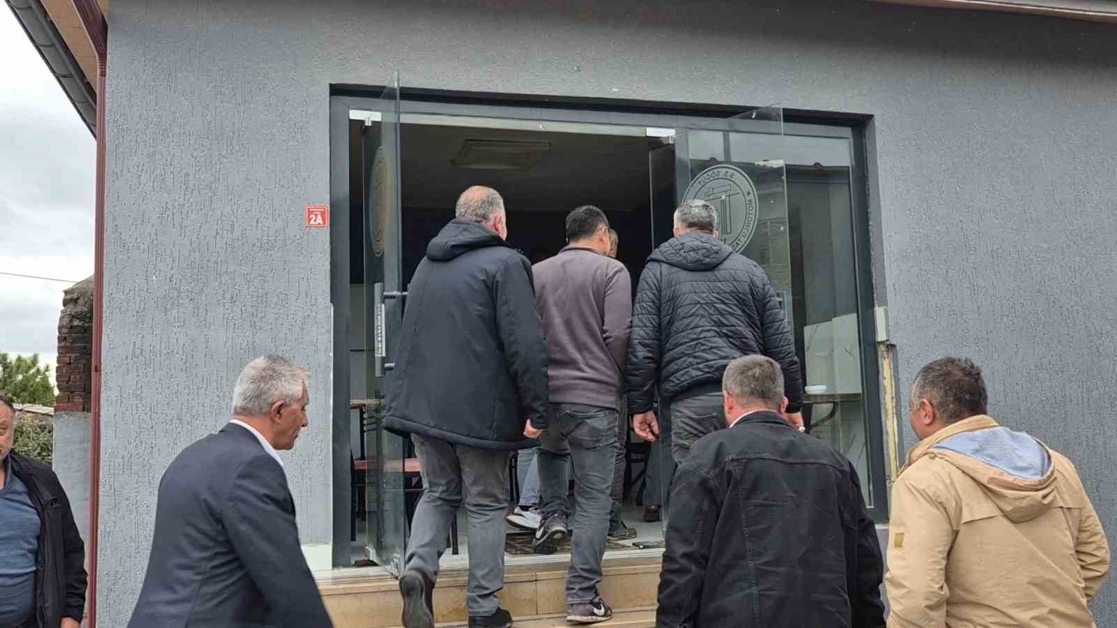 S.S. SÖĞÜT MOTORLU TAŞIYICILAR KOOPERATİFİ'NDE YAPILAN MALİ GENEL KURULUN ARDINDAN HAZIRLANAN BAĞIMSIZ DENETİM RAPORUNDA USULSÜZLÜKLER TESPİT EDİLDİĞİ ÖNE SÜRÜLEREK ESKİ YÖNETİM HAKKINDA SÖĞÜT CUMHURİYET BAŞSAVCILIĞI'NA SUÇ DUYURUSUNDA BULUNULDU.