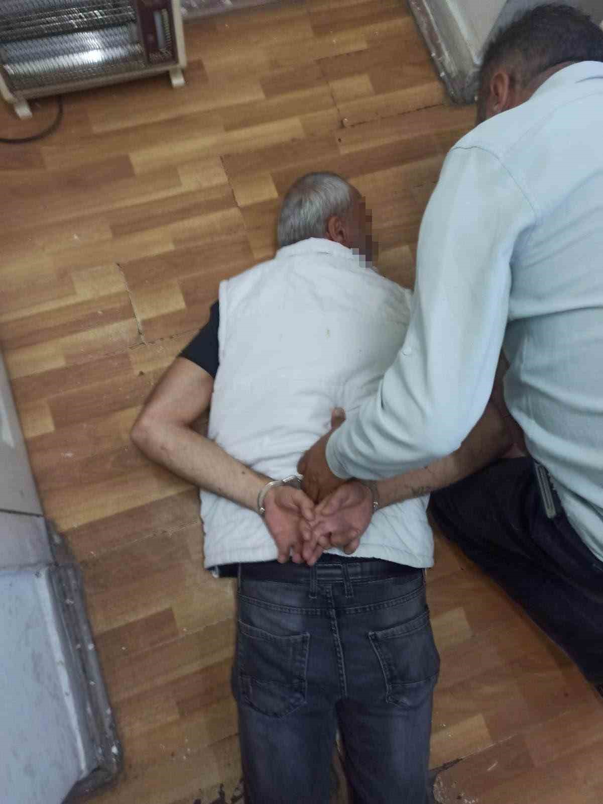 ANKARA’NIN KEÇİÖREN İLÇESİNDE KOMŞUSUNU DARP EDİP SİLAHLA TEHDİT EDEN KOMŞU VE 2 KİŞİ TUTUKLANDI.