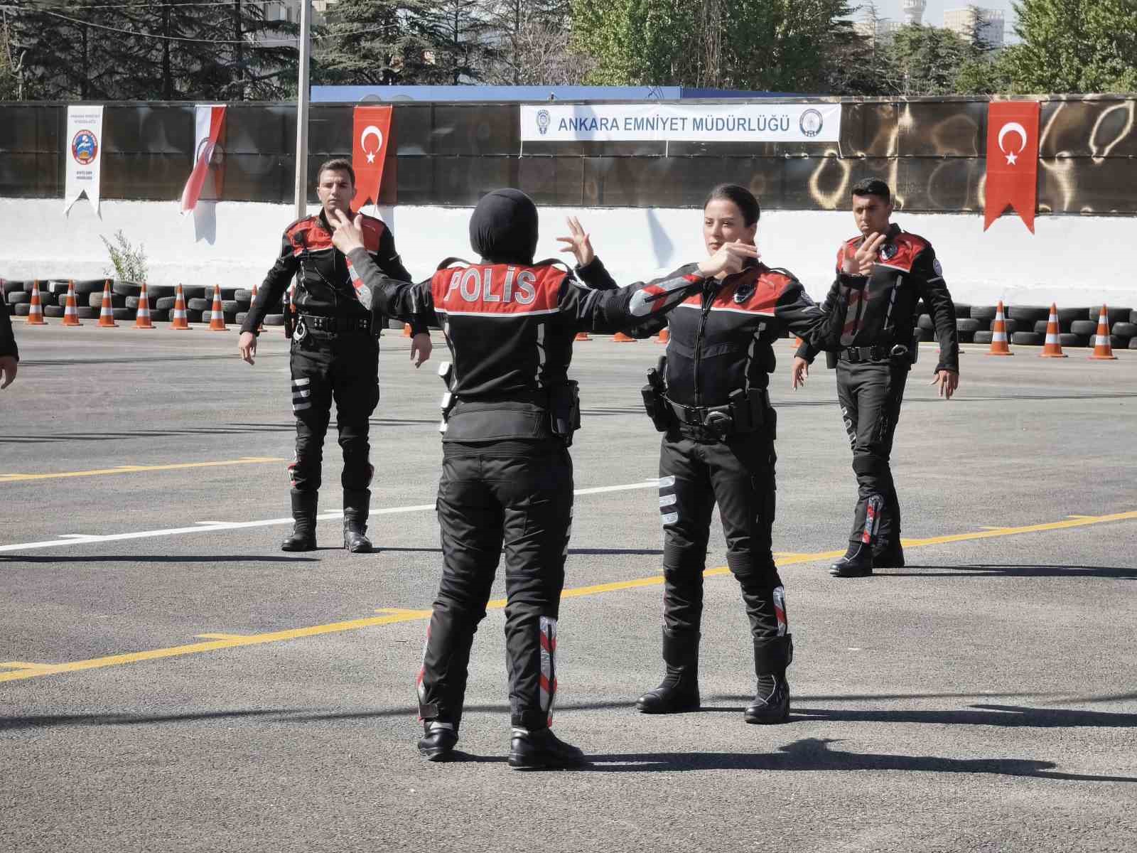ANKARA İL EMNİYET MÜDÜRLÜĞÜ TARAFINDAN MOTOSİKLETLİ POLİS TİMLERİ'NİN MEZUNİYET TÖRENİ DÜZENLENDİ.