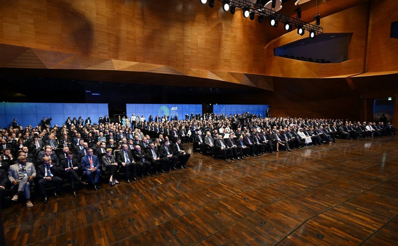 AZERBAYCAN CUMHURBAŞKANI İLHAM ALİYEV, AZERBAYCAN’IN BAŞKENTİ BAKÜ’DE GERÇEKLEŞTİRİLEN 2. ULUSLARARASI YATIRIM FORUMU’NA KATILDI.