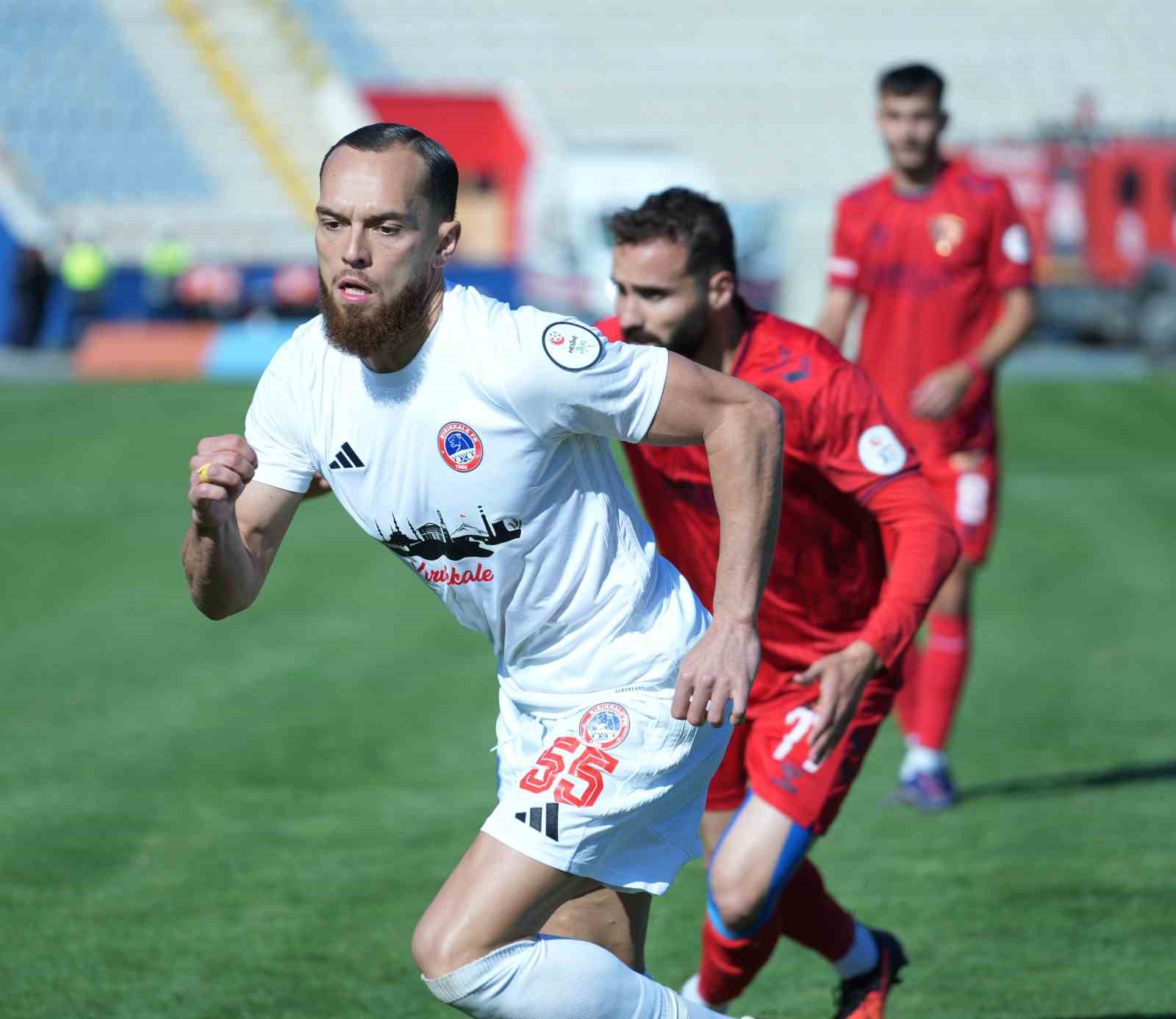TFF 3. LİG 3. GRUP'TA MÜCADELE EDEN KIRIKKALE FK, SAHASINDA YENİ MERSİN İDMANYURDU'NU 3-0 MAĞLUP EDEREK SEZONUN İLK GALİBİYETİNİ ALDI.