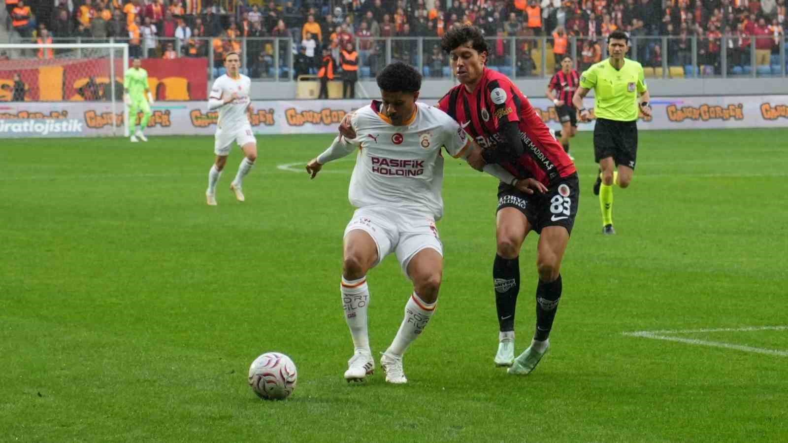 TRENDYOL SÜPER LİG'İN 8. HAFTASINDA GENÇLERBİRLİĞİ, GALATASARAY'I AĞIRLIYOR. MÜSABAKANIN İLK YARISI 0-0'LIK BERABERLİKLE TAMAMLANDI.