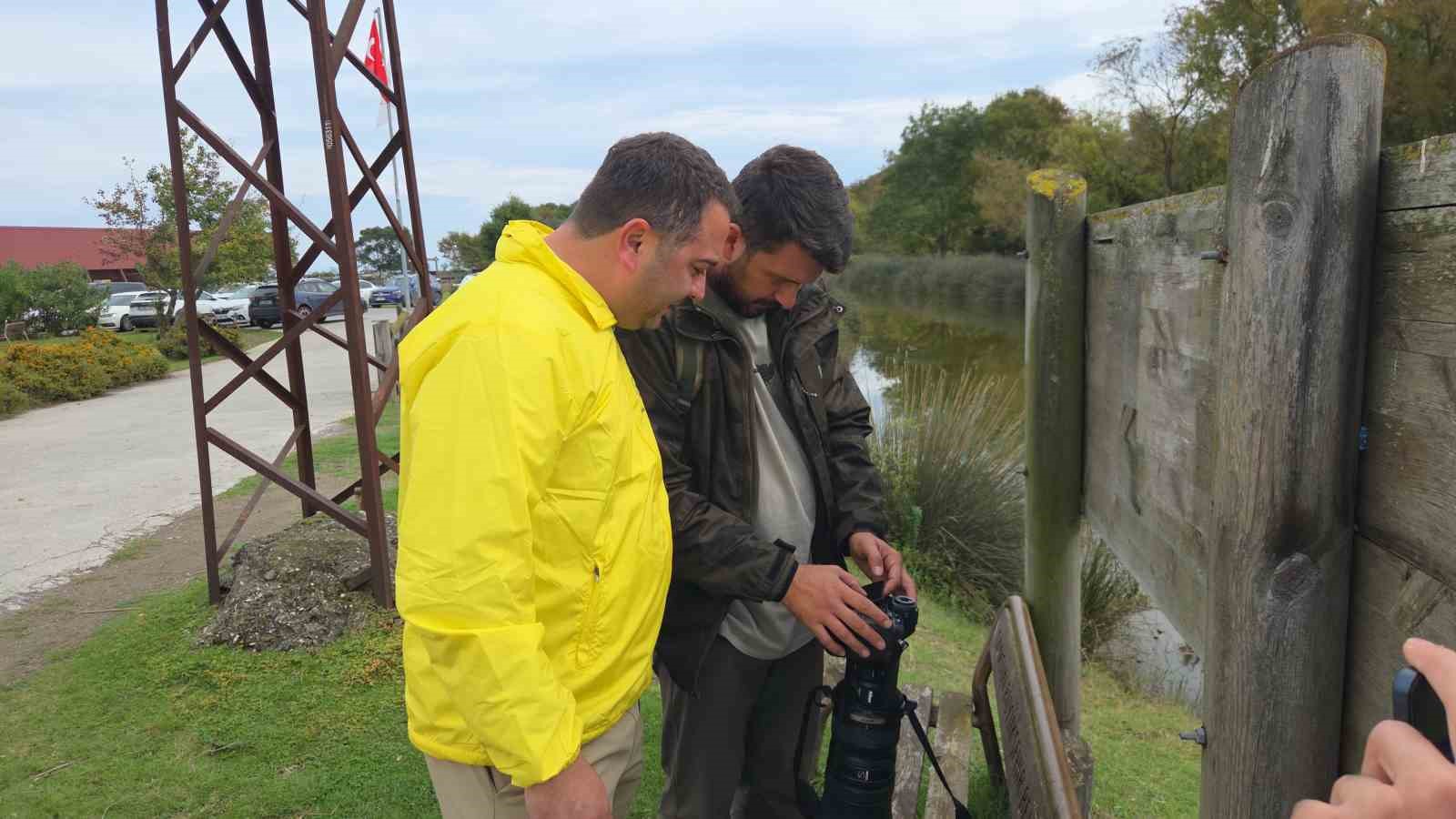 SAMSUN’DA KIZILIRMAK KUŞ CENNETİ’NDE DÜZENLENEN SONBAHAR DOĞA GÖZLEM KAMPI’NA KATILAN FOTOĞRAFÇILAR, TÜRKİYE’DE ÇOK NADİR GÖRÜLEN ‘ÇALIKUŞU ÇIVGINI’ VE ‘AKKAŞLI ÇİNTE’ KUŞ TÜRLERİNİ GÖÇ ETMEDEN ÖNCE GÖRÜNTÜLEYEREK KAYIT ALTINA ALDI.