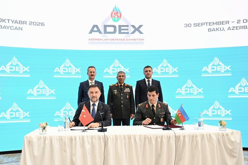 AZERBAYCAN’IN BAŞKENTİ BAKÜ’DE DÜZENLENEN ADEX 2026 KAPSAMINDA TÜRKİYE İLE AZERBAYCAN ARASINDA 500 MİLYON DOLARI AŞAN SAVUNMA SANAYİSİ ANLAŞMALARI İMZALANDI.