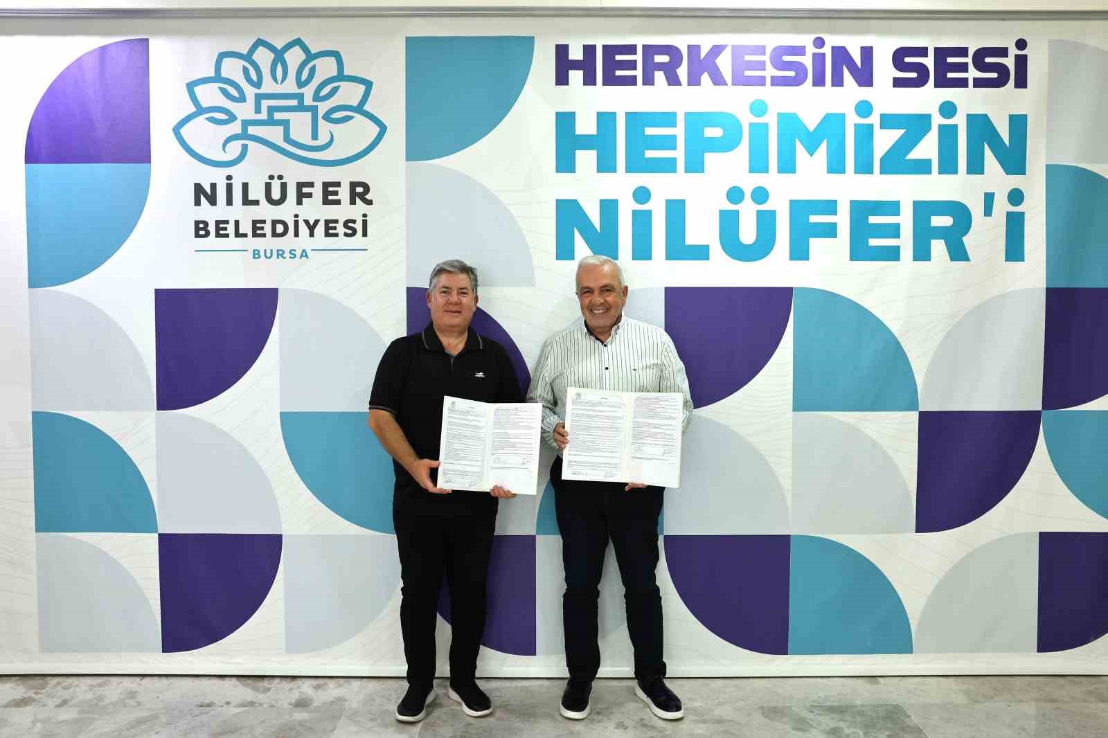 NİLÜFER BELEDİYESİ, ESENTEPE MAHALLESİ’NDE YAPIMI SÜREN ŞEHİTLER ANI PARKI İÇİNDE YER ALACAK ‘ŞEHİTLER ANITI’ İÇİN İŞ BİRLİĞİ PROTOKOLÜ İMZALADI. PROTOKOL KAPSAMINDA, ANIT VE ÇEVRESİNİN DÜZENLEMESİ YAPILACAK.