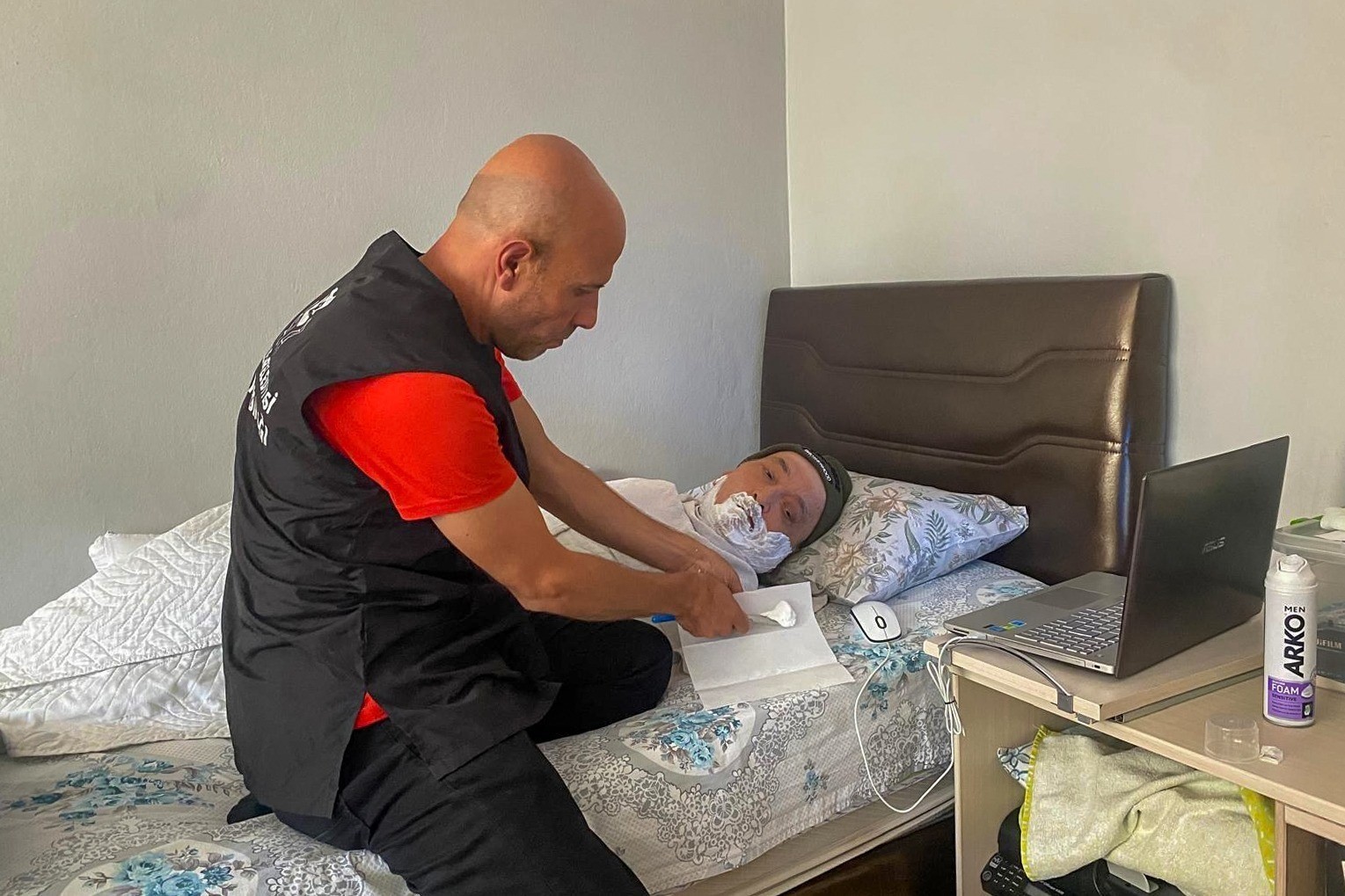 EFELER BELEDİYESİ, EĞİTİMDEN GIDAYA, GİYİMDEN EVDE BAKIM HİZMETLERİNE KADAR FARKLI ALANLARDA HAYATA GEÇİRDİĞİ SOSYAL DESTEK PROJELERİYLE İHTİYAÇ SAHİBİ VATANDAŞLARIN YANINDA OLUYOR.