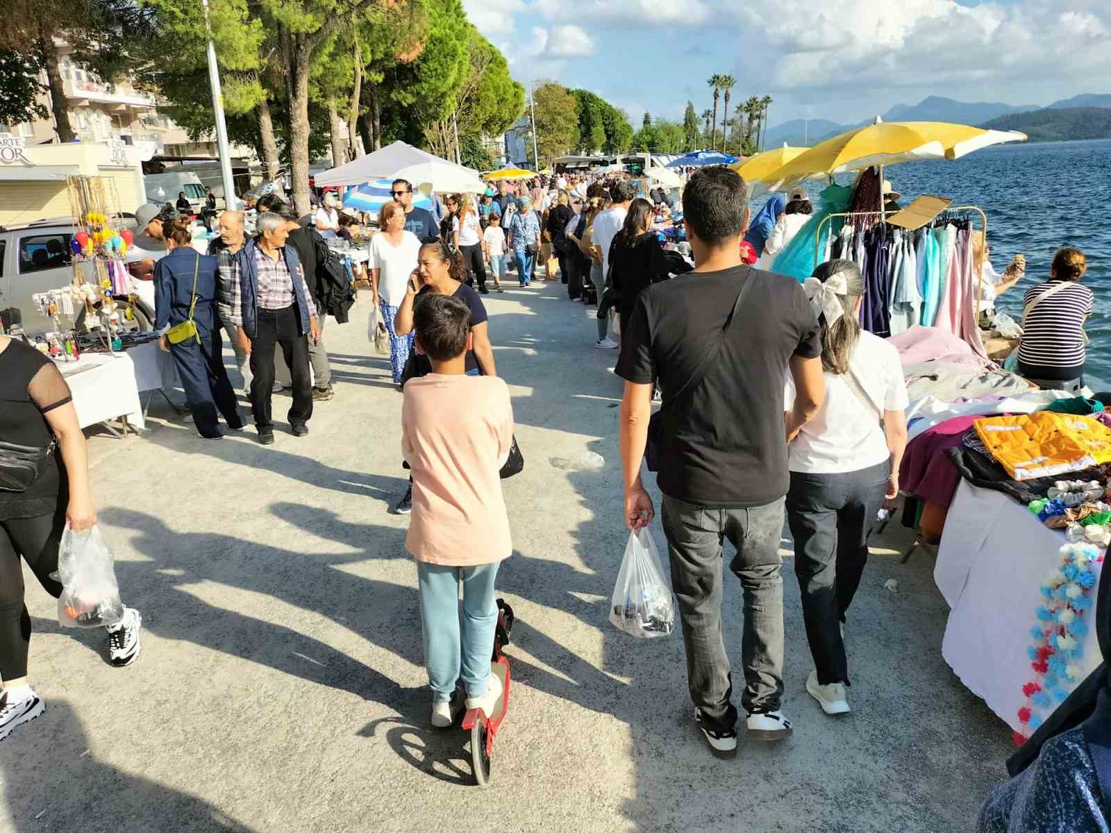 KÖYCEĞİZ’DE EKİM AYININ SON PAZAR GÜNÜ İKİNCİ EL PAZARI KURULDU
