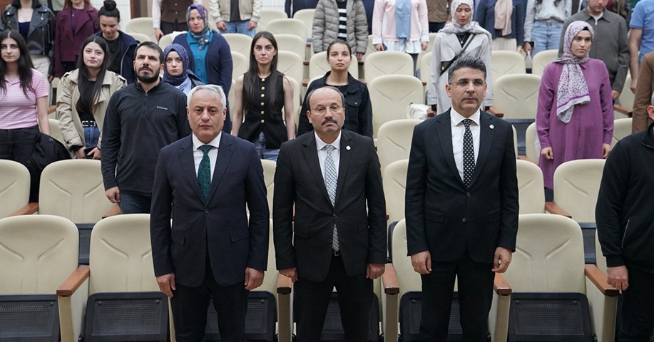 ERZURUM TEKNİK ÜNİVERSİTESİNDE (ETÜ), “TERÖRSÜZ TÜRKİYE: TARİHSEL SÜREÇ, DEMOKRATİKLEŞME VE HUKUK DEVLETİ” KONULU PANEL DÜZENLENDİ.
