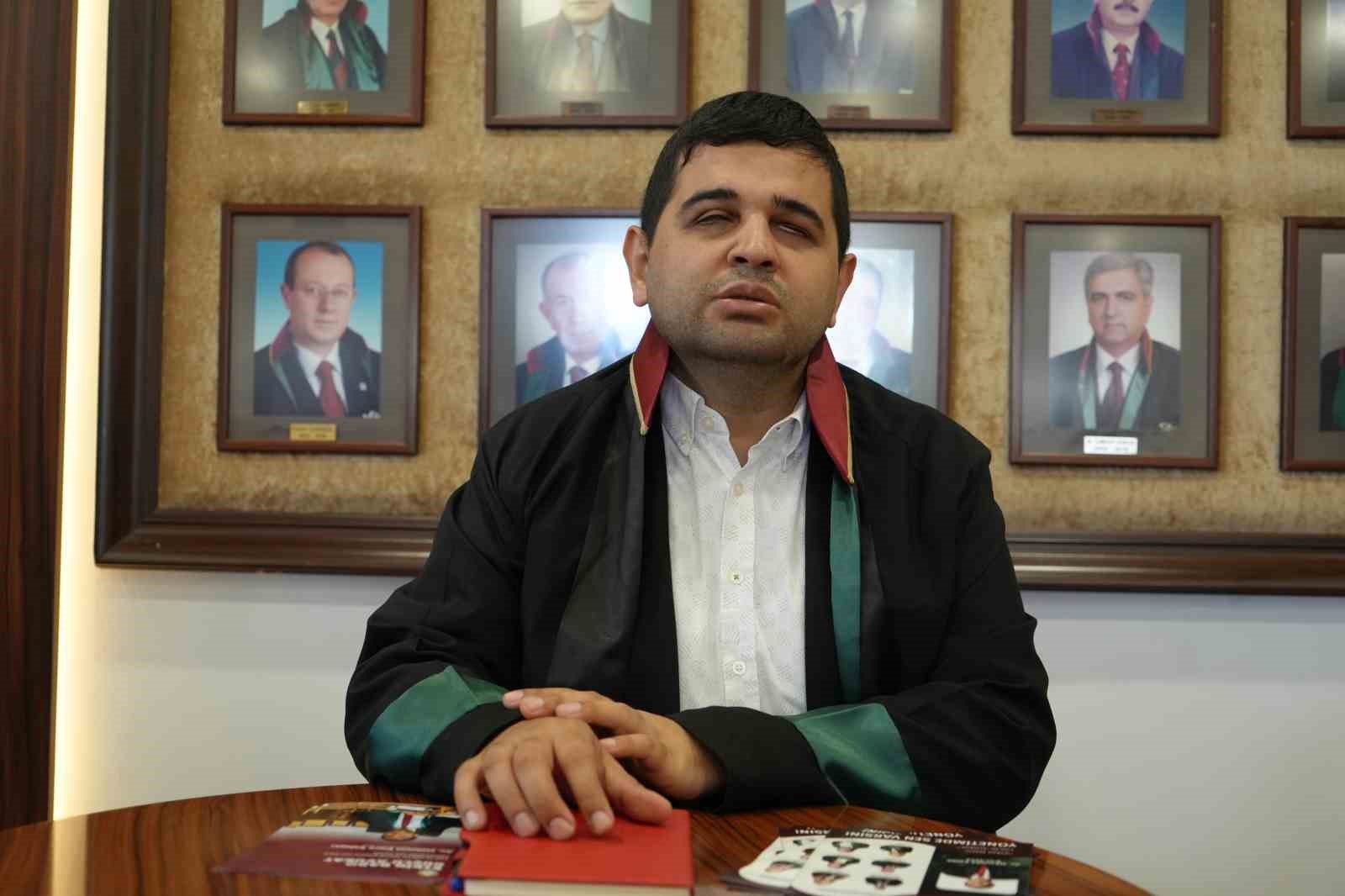 DOĞUŞTAN YÜZDE 90 GÖRME ENGELLİ AVUKAT MEHMET EMRE KALAYCI, KOCAELİ BAROSU 39. DÖNEM BAŞKANLIĞINA ADAY OLDU.