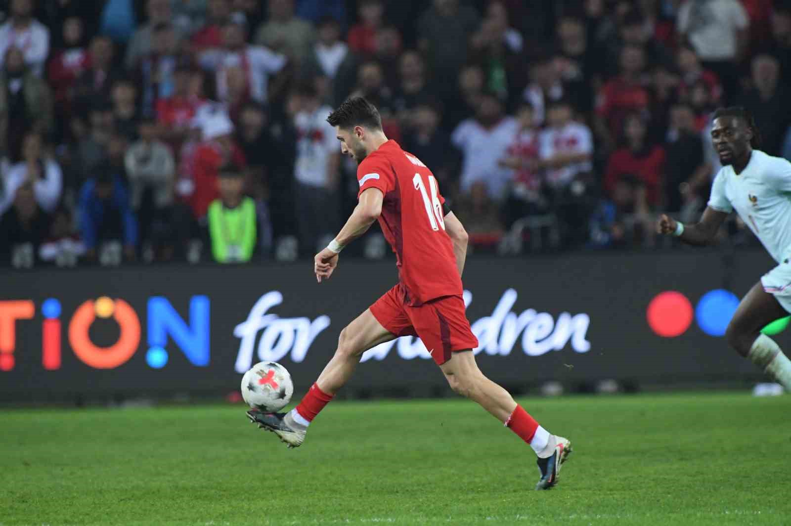 TÜRKİYE A MİLLİ FUTBOL TAKIMI, UEFA ULUSLAR A LİGİ 1. GRUP İLK MAÇINDA KOCAELİ'NDE FRANSA'YA 1-0 MAĞLUP OLDU.