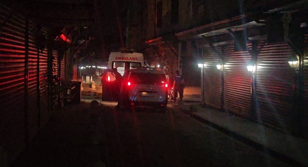 ELAZIĞ’DA BIÇAKLI KAVGA 2 YARALI