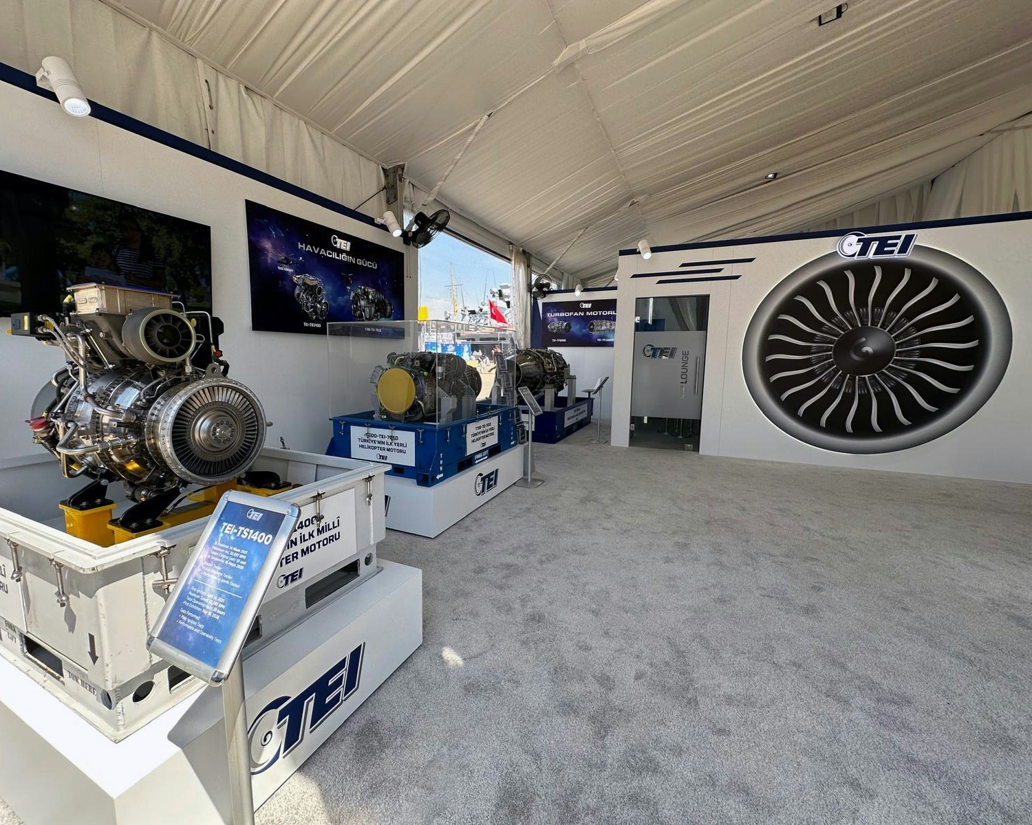 TEI STANDINDA TÜRKİYE'NİN İLK UÇAK MOTORU TEI-TF6000, TÜRKİYE'NİN İLK MİLLÎ HELİKOPTER MOTORU TEI-TS1400, TÜRKİYE'NİN İLK MİLLÎ TURBODİZEL HAVACILIK MOTORU TEI-PD170, TÜRKİYE'NİN İLK YERLİ HELİKOPTER MOTORU T700-TEI-701D VE LM2500 DENİZCİLİK GAZ TÜRBİNİ İÇİN ÜRETİLEN DOMEPLATE PARÇASI ZİYARETÇİLERLE BULUŞTURULACAK.