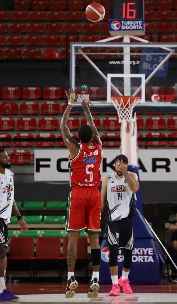 KARŞIYAKA, BASKETBOL SÜPER LİGİ'NİN İKİNCİ HAFTASINDA YARIN SAAT 19.00'DA GALATASARAY'I KONUK EDECEK.  (ARŞİV)