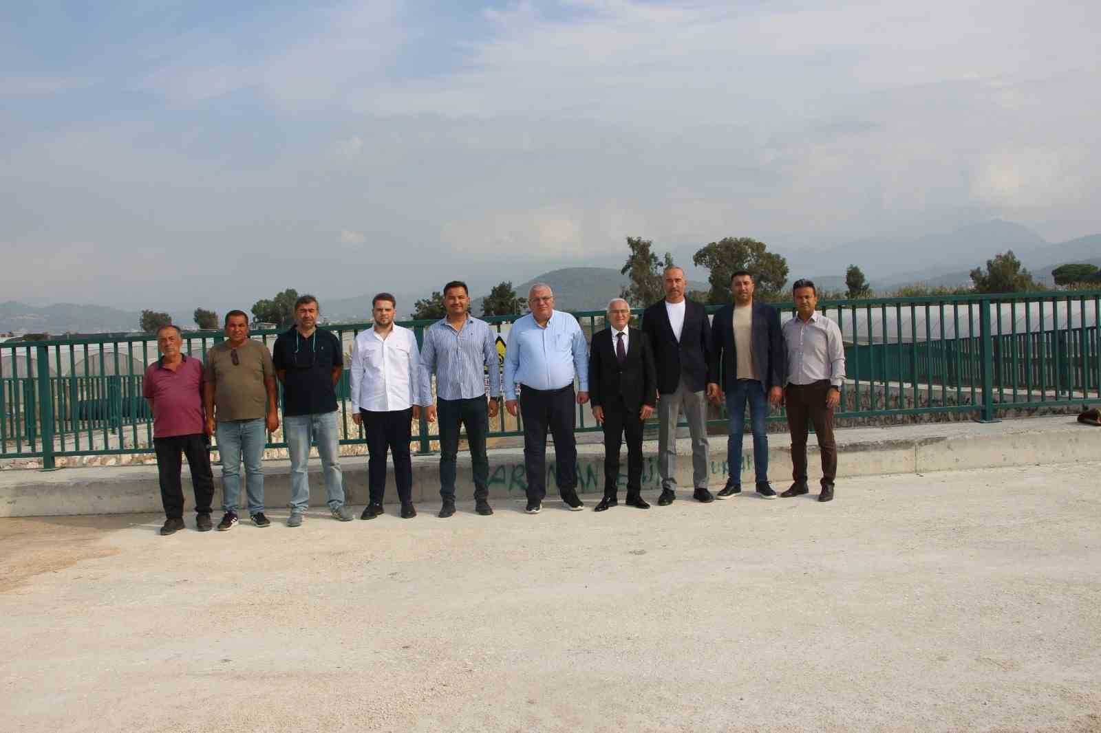 KUMLUCA KAYMAKAMI BAHADIR GÜNEŞ (SAĞDAN BEŞİNCİ), ÇALIŞMALARI YERİNDE İNCELEDİ