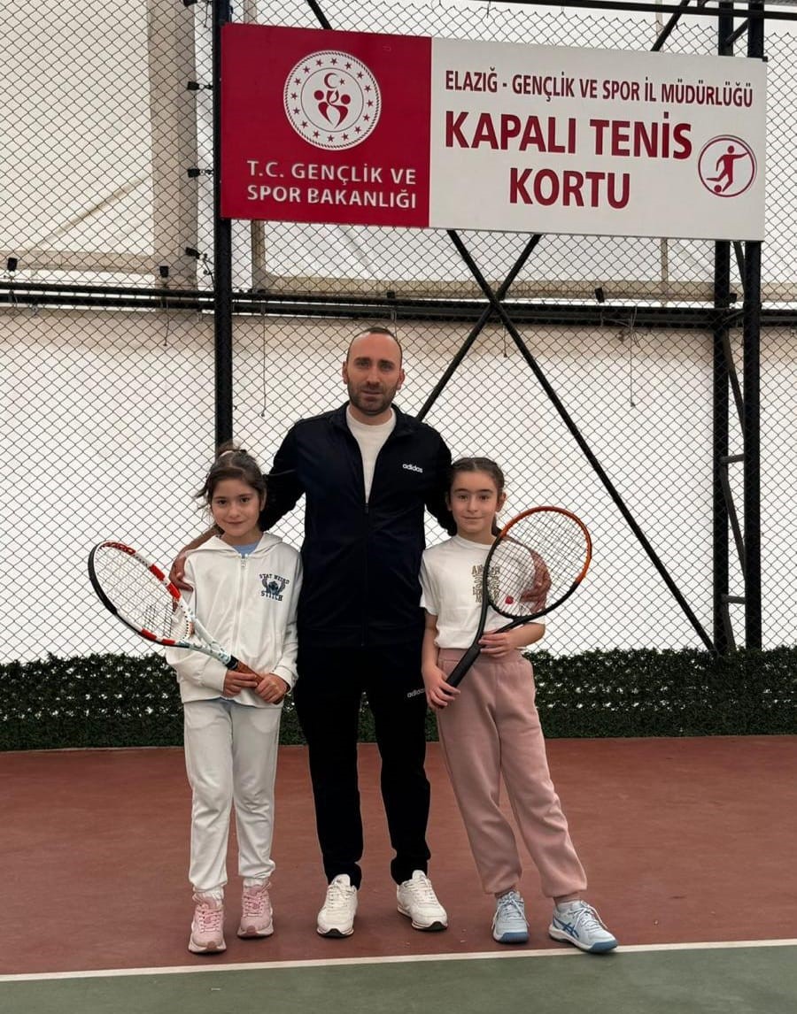 ELAZIĞ’IN MİNİK RAKETLERİNDEN ÇİFTE BAŞARI