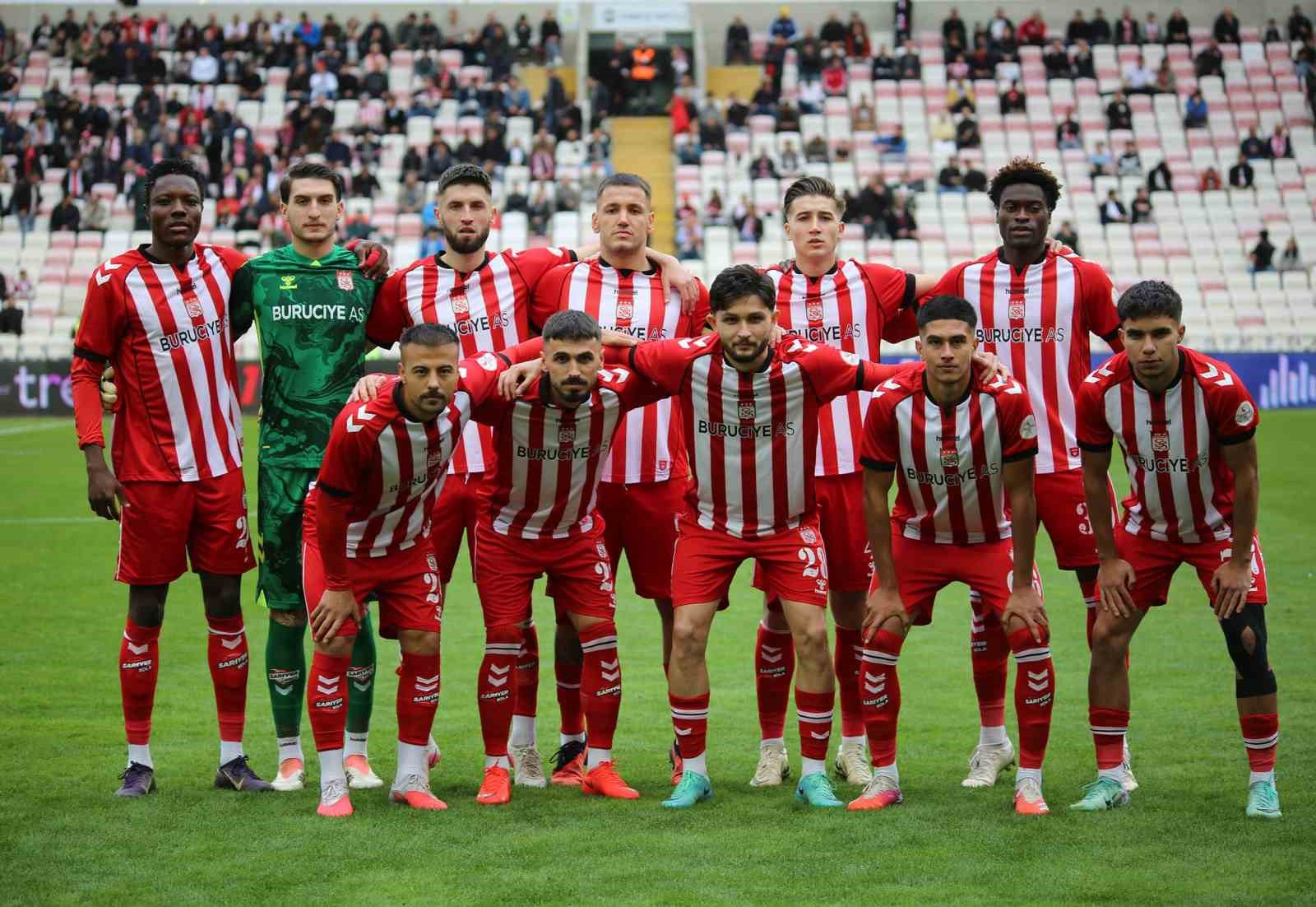 TRENDYOL 1. LİG'İN 11. HAFTASINDA SİVASSPOR, EVİNDE KARŞILAŞTIĞI SARIYER İLE 1-1 BERABERE KALDI.
