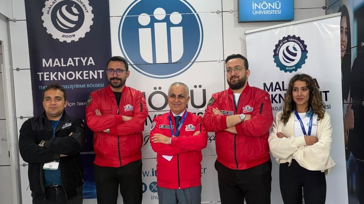 TEKNOFEST GÜNEYDOĞU’DA İNÖNÜ ÜNİVERSİTESİ'NİN STANDI YOĞUN İLGİ GÖRÜYOR