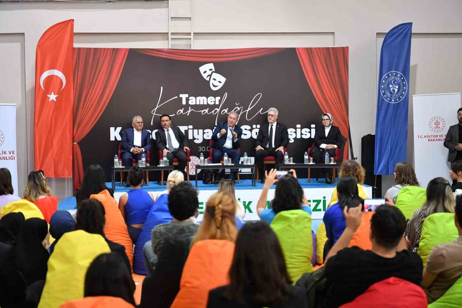 KAYSERİ’DE SANATSEVERLERİN YOĞUN İLGİSİYLE ÇALIŞMALARINI SÜRDÜREN KAYSERİ DEVLET TİYATROSU, 2023 YILINDA PERDELERİNİ AÇMASINDAN BU YANA 577 TEMSİL GERÇEKLEŞTİREREK, 194 BİN 214 İZLEYİCİYE ULAŞTI. TEMSİL SAYISI VE SEYİRCİ KİTLESİNİ HER SEZON ARTIRAN TİYATRONUN DOLULUK ORANI İSE YÜZDE 95 SEVİYESİNE ULAŞTI.