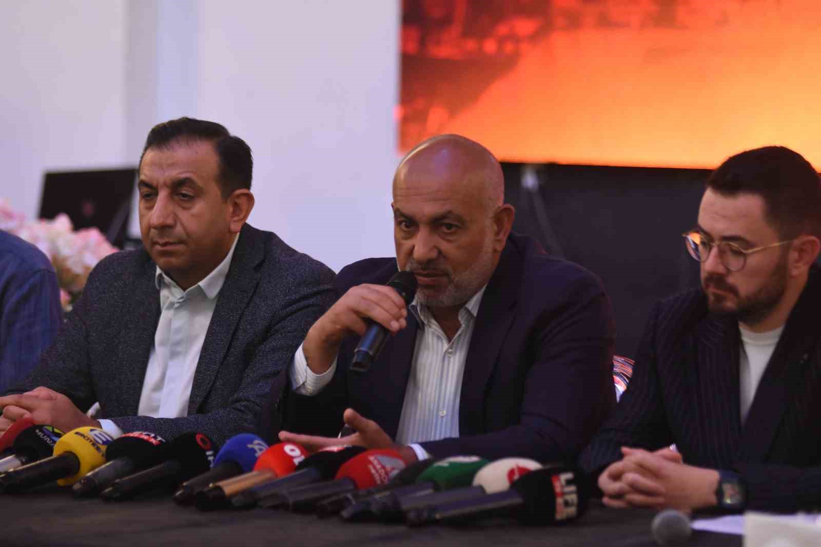 KAYSERİSPOR KULÜP BAŞKANI ALİ ÇAMLI, KONUŞMA YAPTI.