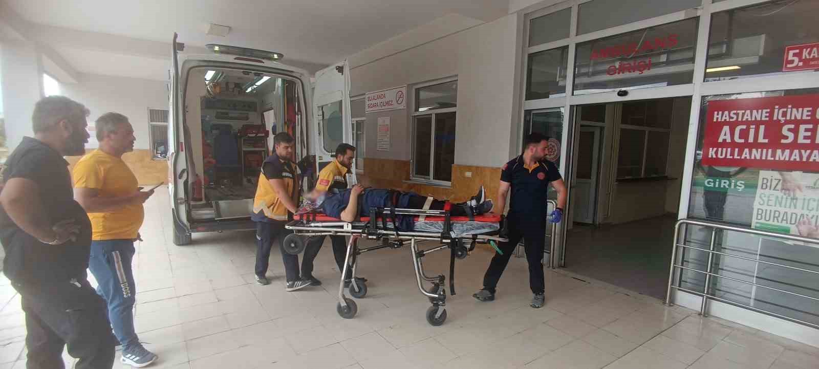SİVAS'IN SUŞEHRİ İLÇESİNDE MEYDANA GELEN TRAFİK KAZASINDA YOLCU MİNİBÜSÜ ŞARAMPOLE UÇTU, İLK BELİRLEMELERE GÖRE 4 YOLCU ÖLDÜ, 4'Ü AĞIR 10 KİŞİ YARALANDI.