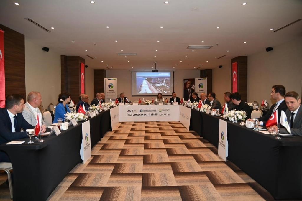 TRAKYA İLE BALKANLAR ARASINDAKİ TARİHİ VE KÜLTÜREL BAĞLARIN YEREL YÖNETİMLER DÜZEYİNDE GÜÇLENDİRİLMESİ AMACIYLA TEKİRDAĞ’DA İŞBİRLİĞİ BULUŞMASI GERÇEKLEŞTİRİLDİ.