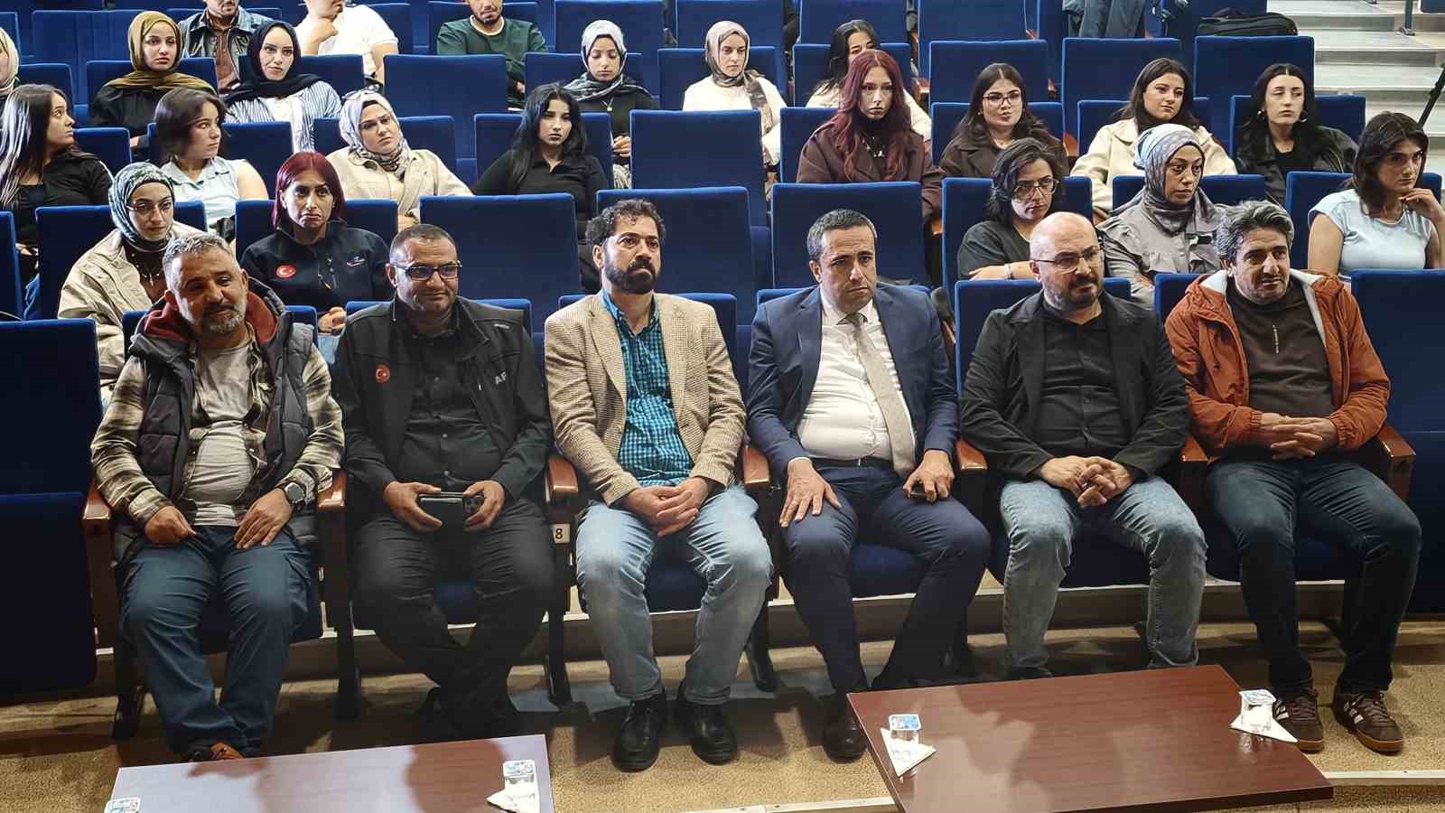 MUŞ İL AFET VE ACİL DURUM MÜDÜRLÜĞÜ (AFAD) TARAFINDAN (MAUN) SEBAHATTİN ZAİM KONFERANS SALONU’NDA İNTERAKTİF AFET FARKINDALIK ETKİNLİĞİ DÜZENLENDİ.