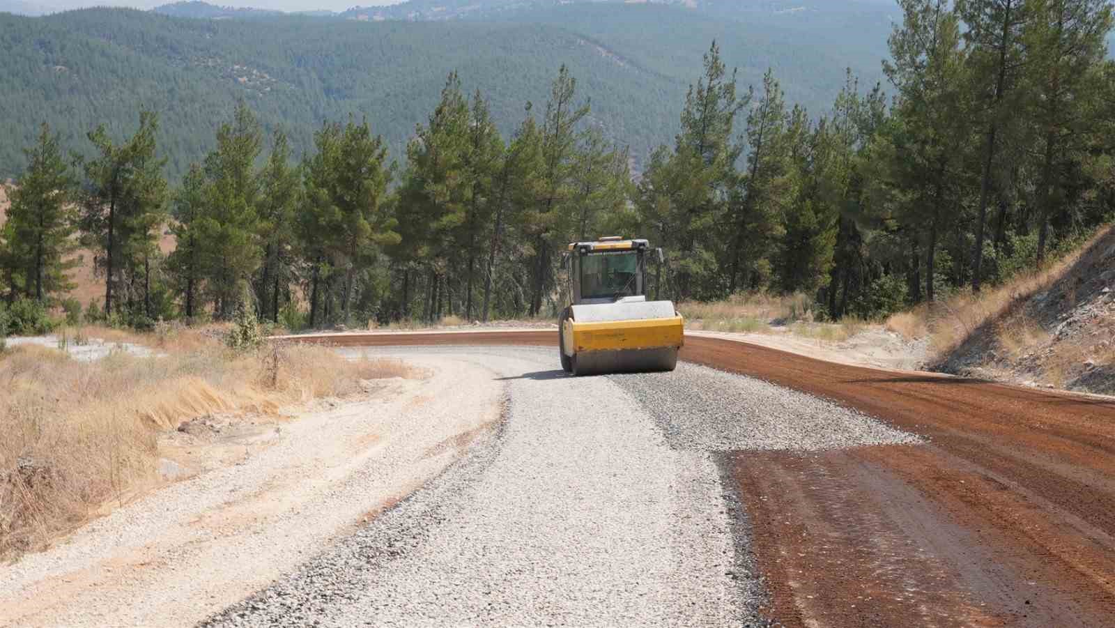 DURSUNBEY’DE BAŞKAN AKIN’IN SÖZ VERDİĞİ YOL TAMAMLANDI