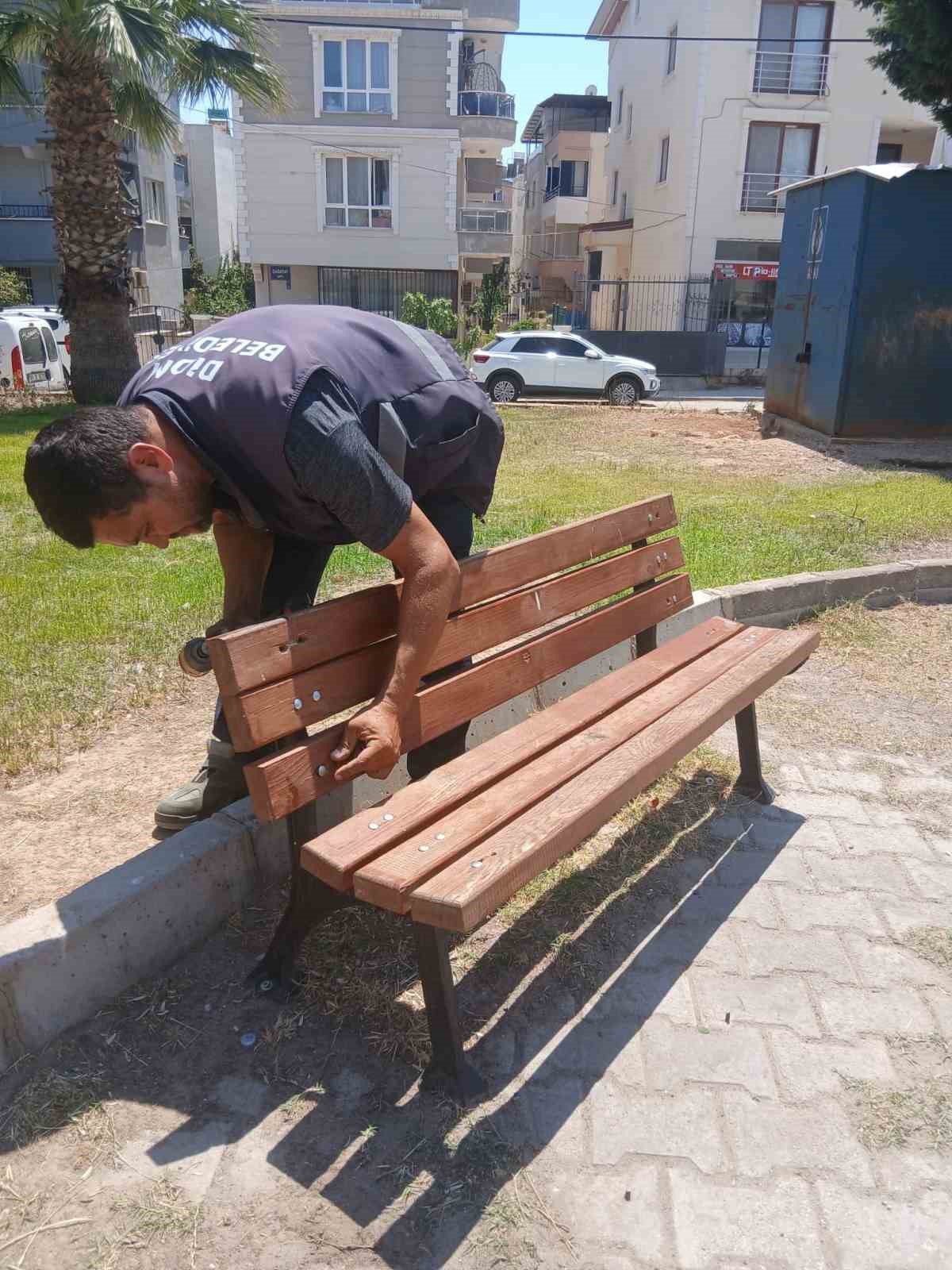 DİDİM BELEDİYESİ, KENT GENELİNDEKİ PARKLARDA BAKIM VE ONARIM ÇALIŞMALARINI SÜRDÜRÜYOR.