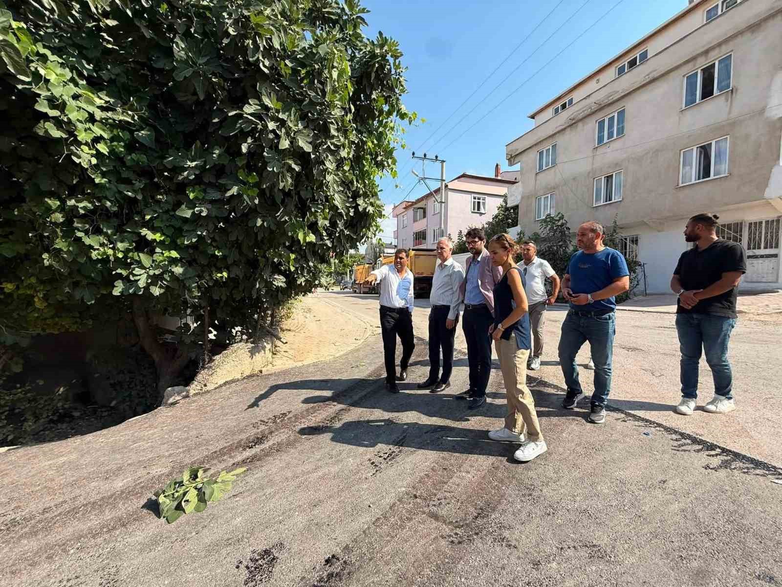 İNEGÖL BELEDİYE BAŞKANI ALPER TABAN, HUZUR VE CERRAH MAHALLELERİNDE BURSA BÜYÜKŞEHİR BELEDİYESİ BUSKİ TARAFINDAN SÜRDÜRÜLEN ALTYAPI ÇALIŞMALARINI YERİNDE İNCELEDİ.