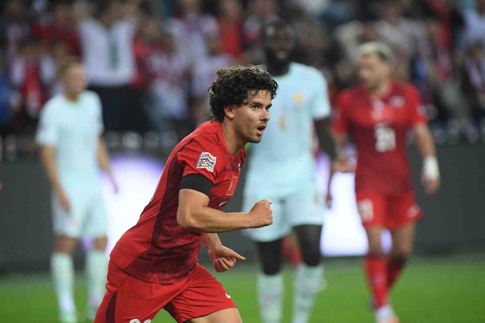 A MİLLİ FUTBOL TAKIMI, UEFA ULUSLAR A LİGİ 1. GRUP İLK MAÇINDA FRANSA İLE KOCAELİ'DE KARŞILAŞIYOR. MÜCADELENİN İLK YARISI GOLSÜZ EŞİTLİKLE TAMAMLANDI.