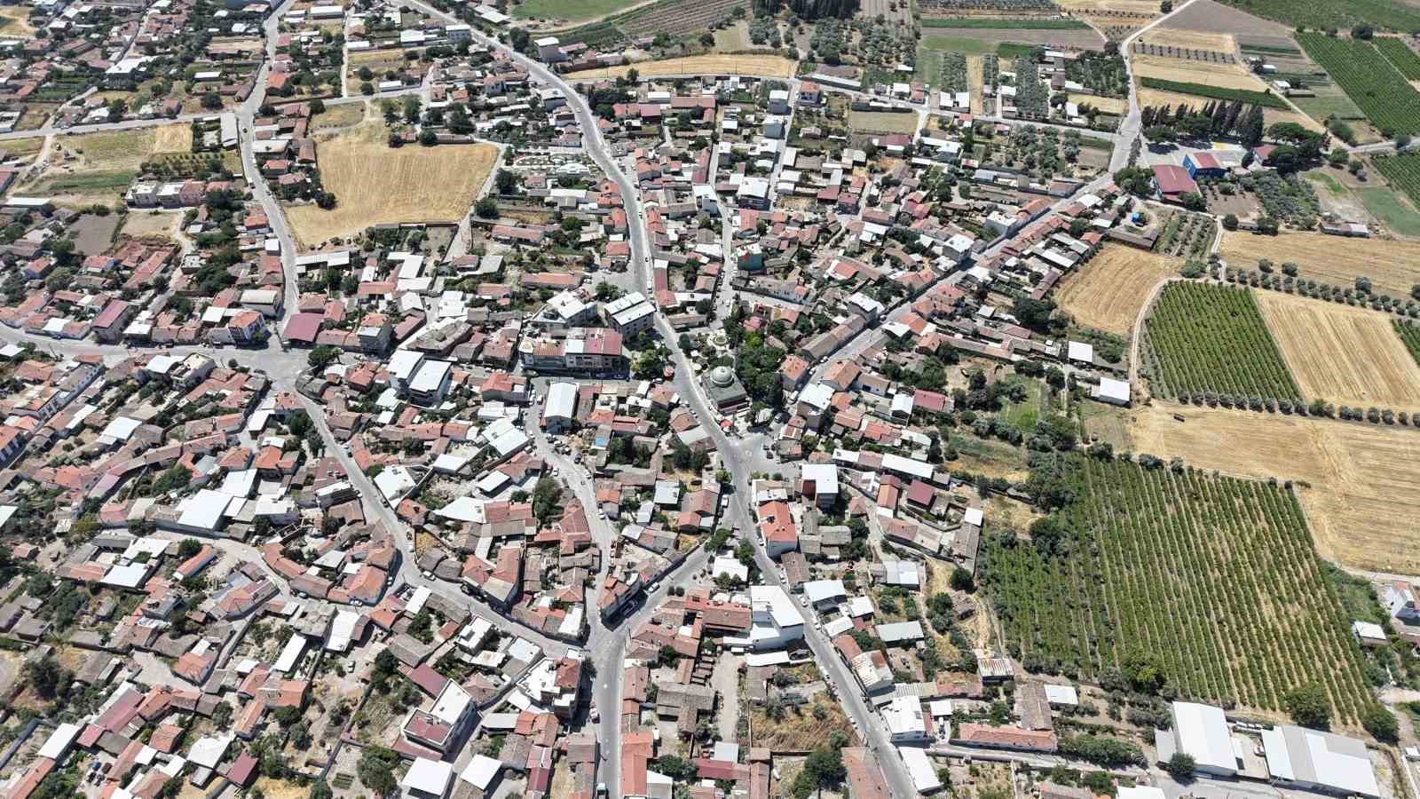 MANİSA SU VE KANALİZASYON İDARESİ (MASKİ) GENEL MÜDÜRLÜĞÜ TARAFINDAN GELİŞTİRİLEN MASKİ GO CİHAZLARI, İL GENELİNDE YAYGINLAŞTIRILIYOR. SU YÜKLEME, MANİSA KART DOLUMU VE FATURA ÖDEME İŞLEMLERİNİ TEK NOKTADA BULUŞTURAN SİSTEM, ÖZELLİKLE KIRSAL MAHALLELERDE YAŞAYAN VATANDAŞLARIN GÜNLÜK HAYATINI KOLAYLAŞTIRIYOR.