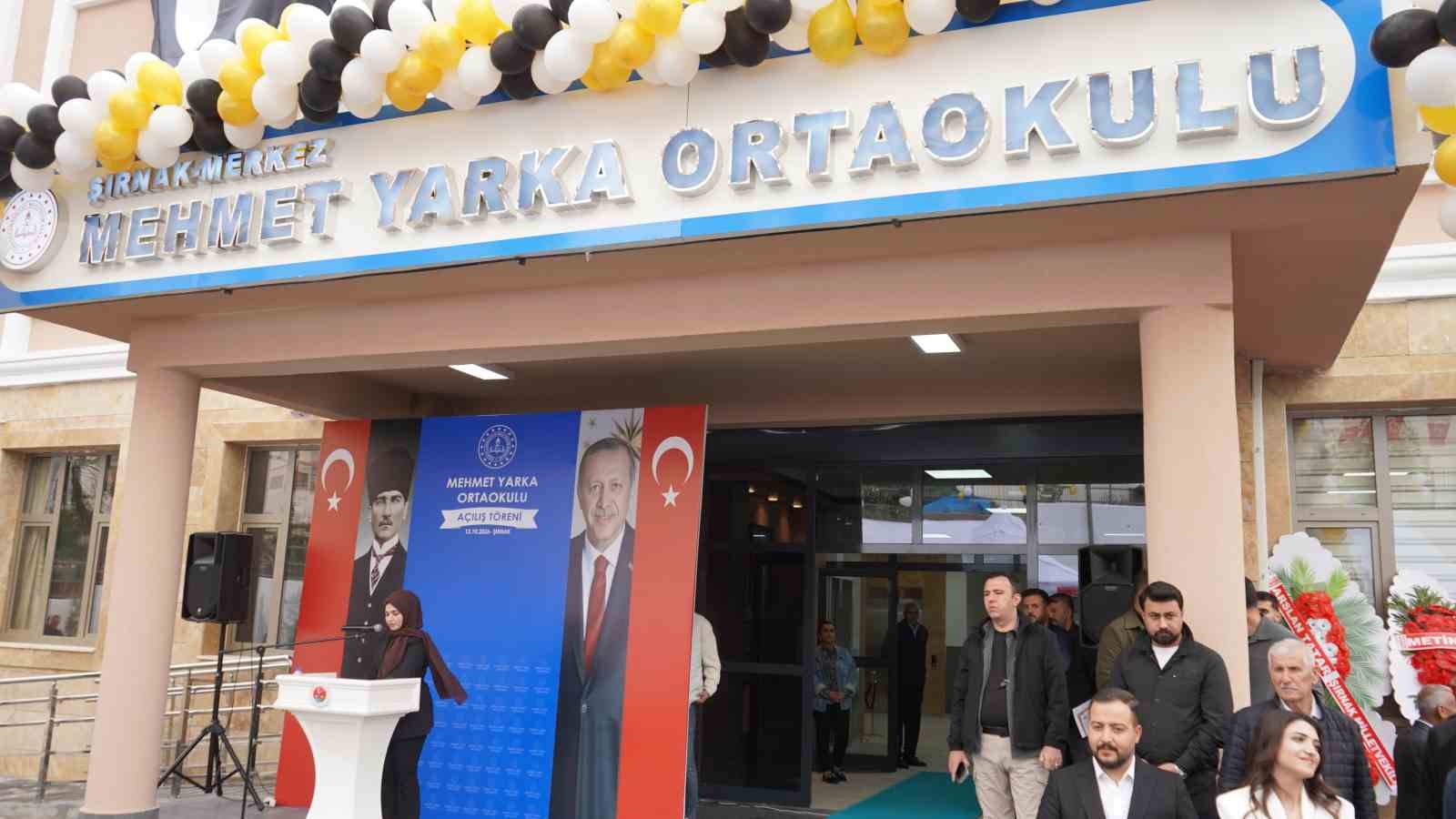 ŞIRNAK’TA HAYIRSEVER YARKA AİLESİNİN DESTEĞİ VE MAY İNŞAAT’IN ÇALIŞMALARIYLA TAMAMLANAN 16 DERSLİKLİ MEHMET YARKA ORTAOKULU, DÜZENLENEN TÖRENLE HİZMETE AÇILDI.