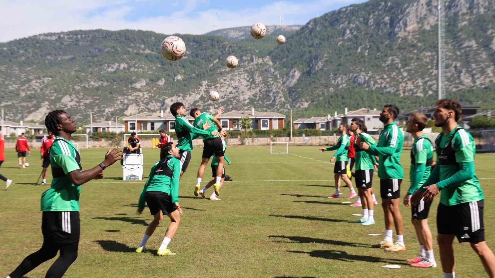 TRENDYOL 1. LİG’DE MÜCADELE EDEN MUĞLASPOR, MİLLİ ARANIN ARDINDAN DEPLASMANDA FATİH KARAGÜMRÜK İLE OYNAYACAĞI MAÇIN HAZIRLIKLARINI SÜRDÜRÜYOR