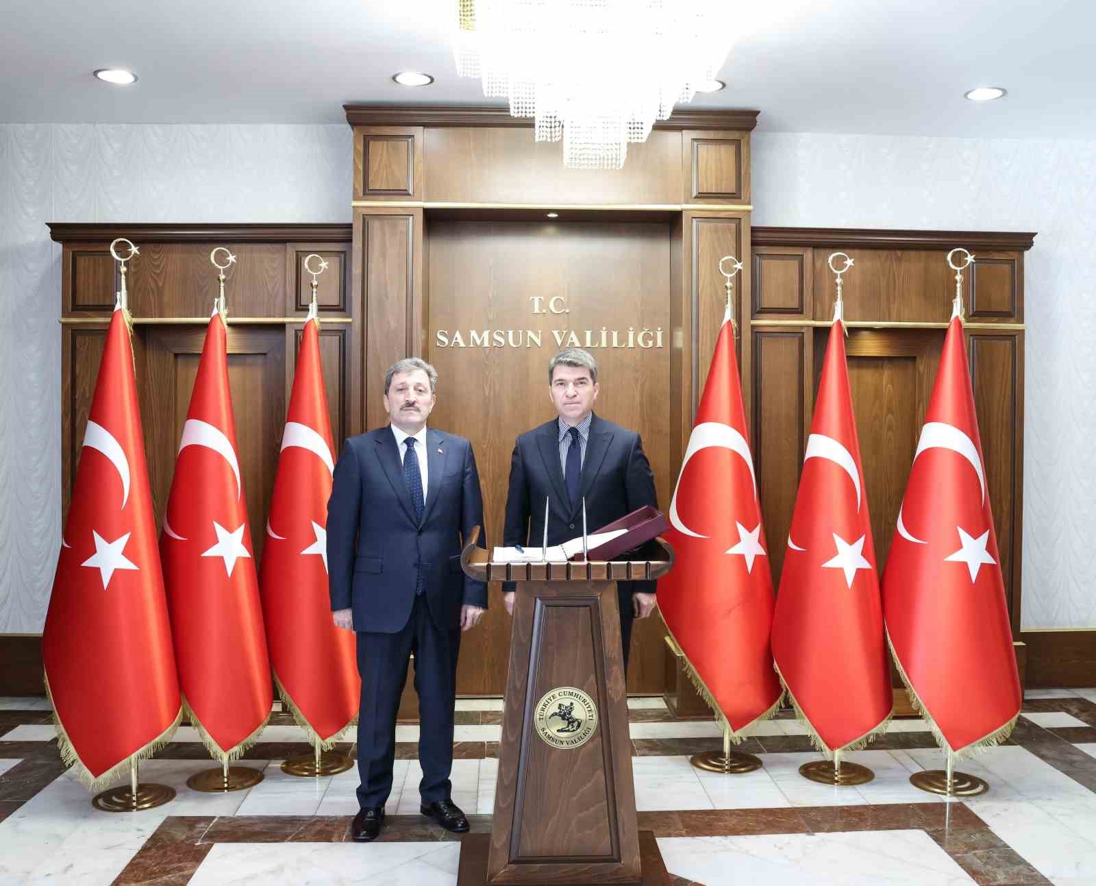 AMASYA VALİSİ ÖNDER BAKAN(SAĞDA) SAMSUN VALİSİ ORHAN TAVLI(SOLDA)