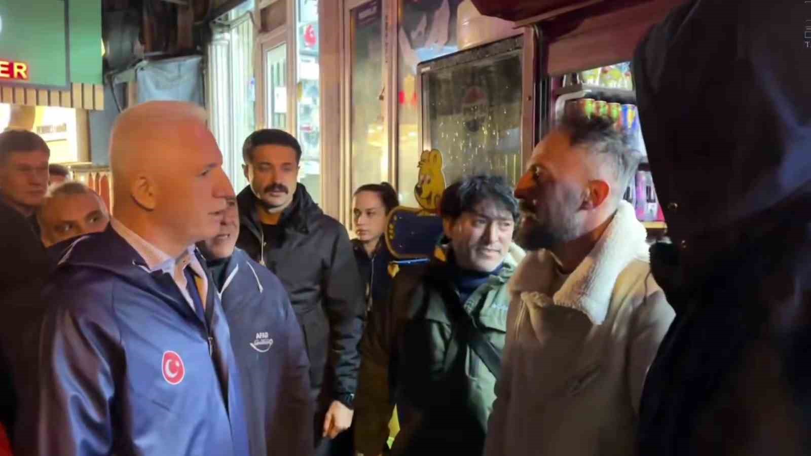 VALİ DAVUT GÜL: HERKES EVİNE GİDENE KADAR BİZ BURADA SİZLERLE BİRLİKTE OLACAĞIZ