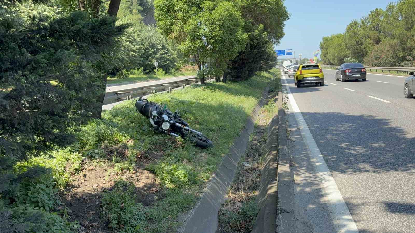 SAMSUN’UN CANİK İLÇESİNDE MOTOSİKLETİN KAMYONA ARKADAN ÇARPIP ORTA REFÜJE SAVRULMASI SONUCU MEYDANA GELEN TRAFİK KAZASINDA 2 KİŞİ YARALANDI.