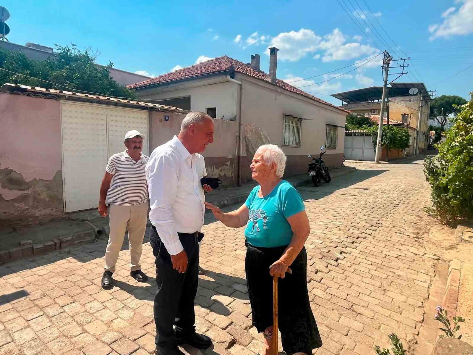 AYDIN’IN SULTANHİSAR İLÇESİNDE BELEDİYE BAŞKANI OSMAN YILDIRIMKAYA, VATANDAŞLARIN TALEP VE ÖNERİLERİNİ YERİNDE DİNLEYEREK İLÇENİN İHTİYAÇLARINI SAHADA TESPİT ETMEYE DEVAM ETTİKLERİNİ BELİRTTİ.