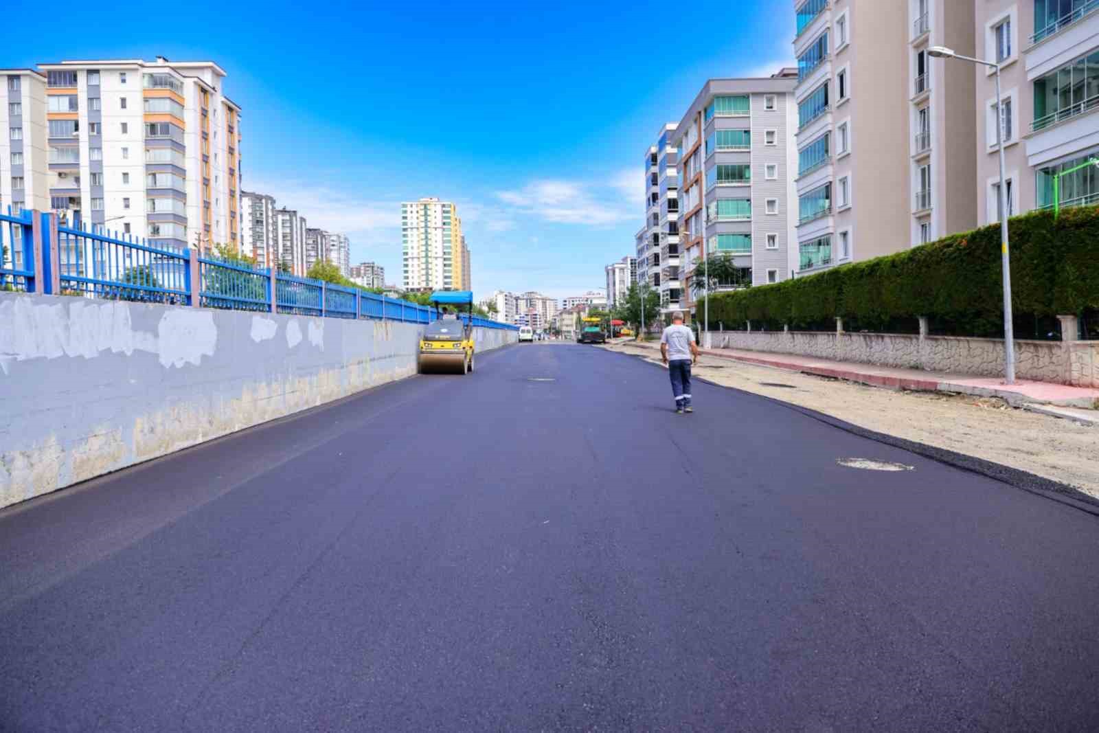 SAMSUN’UN İLKADIM BELEDİYE BAŞKANI İHSAN KURNAZ, İLÇEDE GERÇEKLEŞTİRİLEN YOL YATIRIMLARIYLA SÜRÜCÜ VE YAYALARA GÜVEN, KONFOR VE ESTETİĞİ BİR ARADA SUNDUKLARINI SÖYLEDİ.