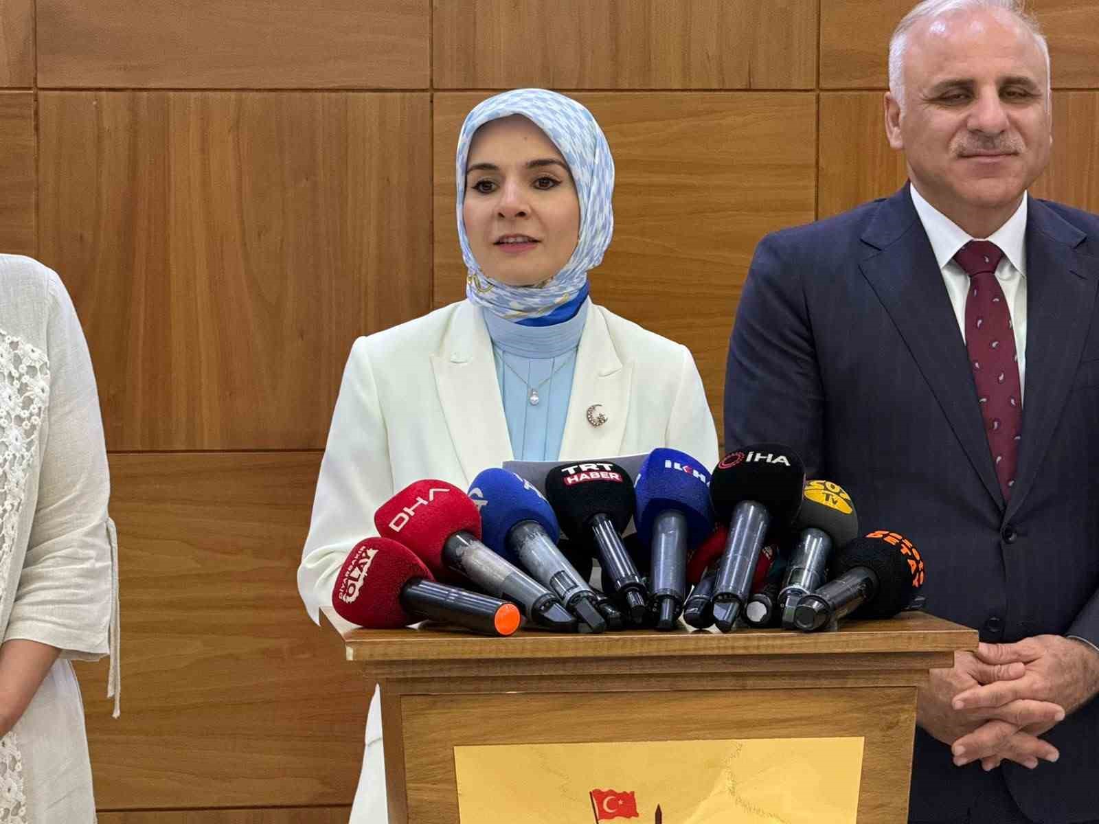 AİLE VE SOSYAL HİZMETLER BAKANI MAHİNUR ÖZDEMİR GÖKTAŞ, TERÖRSÜZ TÜRKİYE’NİN, TÜRKİYE YÜZYILI'NIN STRATEJİK ÖNCELİĞİ OLDUĞUNU BELİRTEREK, "BU TOPRAKLAR TERÖRDEN ÇOK ÇEKTİ. ANNELERİN YÜREĞİNE ATEŞLER DÜŞTÜ. EVLATLAR BABALARINDAN AYRILDI, YETİM KALDI. BU TOPRAKLAR TERÖRDEN BU KADAR ÇEKERKEN AİLELER MAALESEF PARÇALANDI" DEDİ.