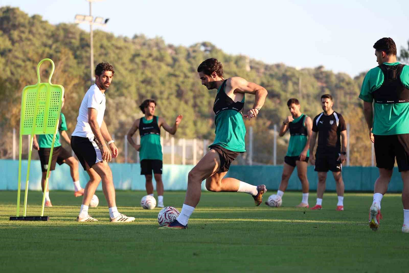 BODRUM FUTBOL KULÜBÜ, TRENDYOL 1. LİG 3. HAFTA MÜCADELESİNDE CUMARTESİ GÜNÜ SAHASINDA OYNAYACAĞI MUĞLASPOR MAÇI HAZIRLIKLARINA DEVAM EDİYOR.