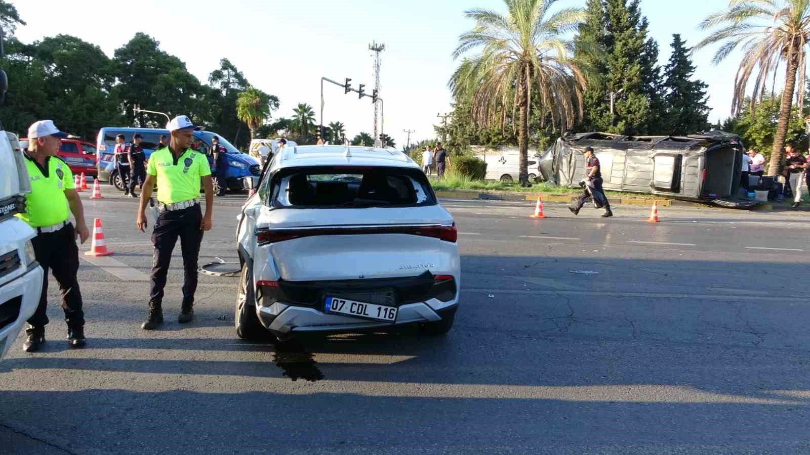 HASTANEDE TEDAVİ ALTINA ALINAN YARALILARIN HAYATİ TEHLİKESİNİN BULUNMADIĞI ÖĞRENİLDİ.