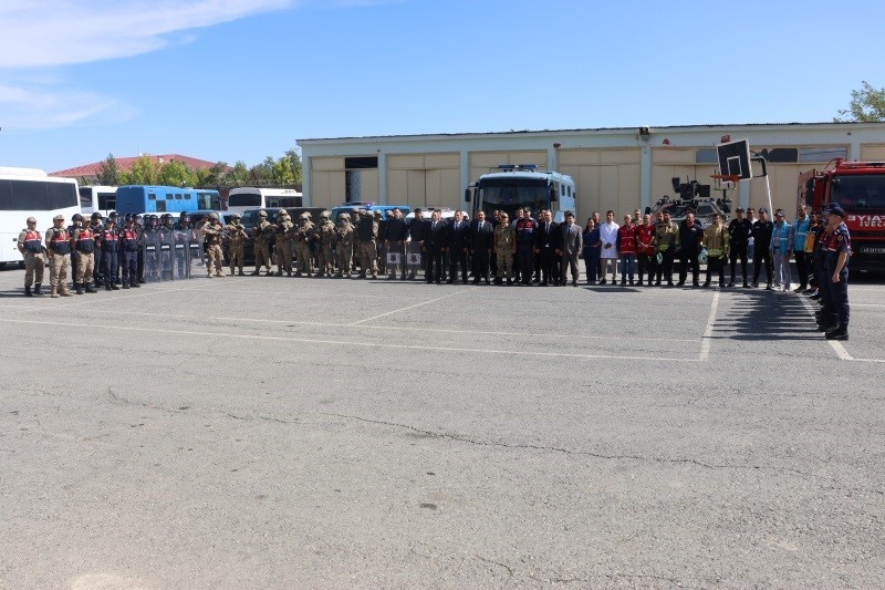MUŞ E TİPİ KAPALI CEZA İNFAZ KURUMUNDA, OLASI OLAĞANÜSTÜ DURUMLARA KARŞI GERÇEĞE UYGUN ŞEKİLDE "OLAĞANÜSTÜ HAL PLANLI TATBİKATI" GERÇEKLEŞTİRİLDİ.