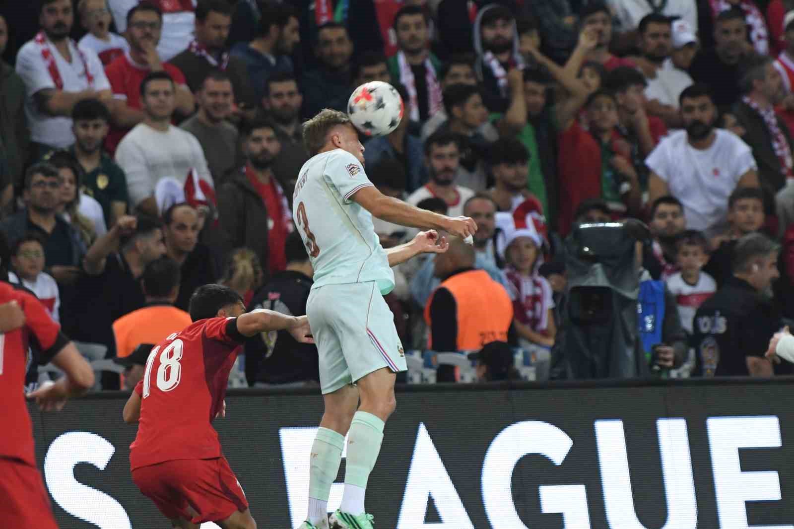 A MİLLİ FUTBOL TAKIMI, UEFA ULUSLAR A LİGİ 1. GRUP İLK MAÇINDA FRANSA İLE KOCAELİ'DE KARŞILAŞIYOR. MÜCADELENİN İLK YARISI GOLSÜZ EŞİTLİKLE TAMAMLANDI.